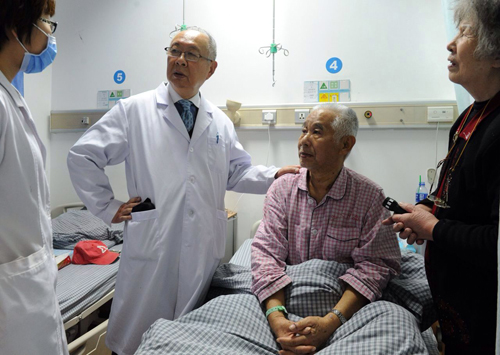 北京榜样主题活动官网-[敬业奉献]朱学骏:皮科大师的科普人生